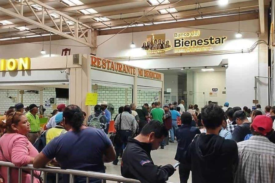 Persisten deficiencias en sucursales del Banco de Bienestar para pago de apoyos