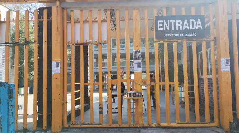 Encapuchados toman Prepa 8 de la UNAM por presuntos abusos sexuales