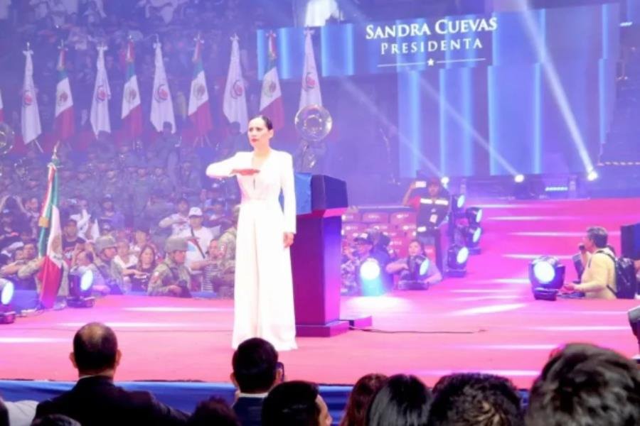 Denuncia Morena a Sandra Cuevas por evento en Arena México