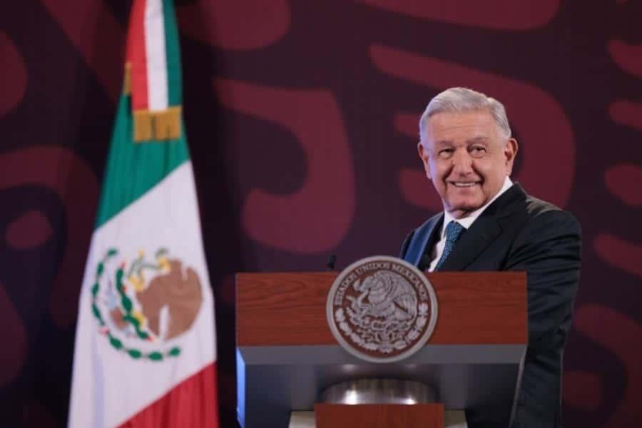 "Ya me quitaron hasta el derecho a replicar": Obrador tras amparo que le prohíbe hablar de Riva Palacio 