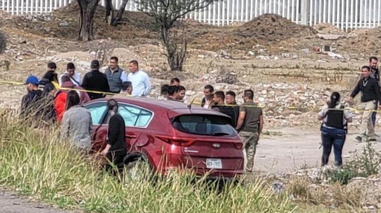 Persecución en Aguascalientes concluye con vehículo volcado, detenidos y aseguramiento de armas y granadas