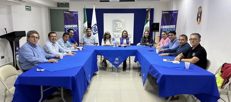 Se reúne Lorena Beaurregard con liderazgos del PAN