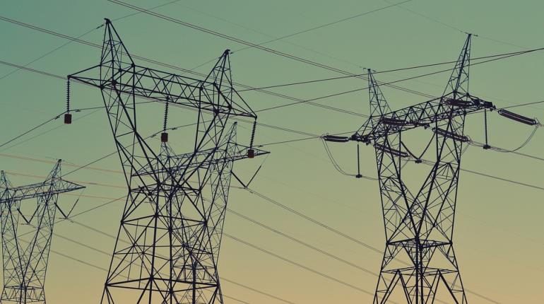 Condena Morena en Senado invalidación de la Corte a la Ley de la Industria Eléctrica