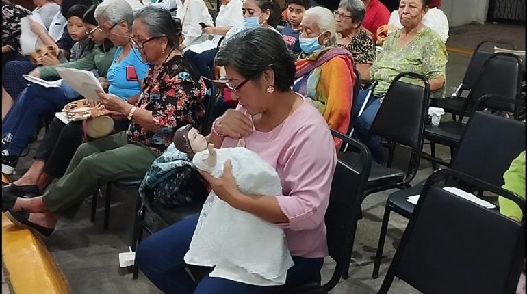 Con rezo para arrullar al Niño Dios festejan creyentes "Día de la Candelaria"