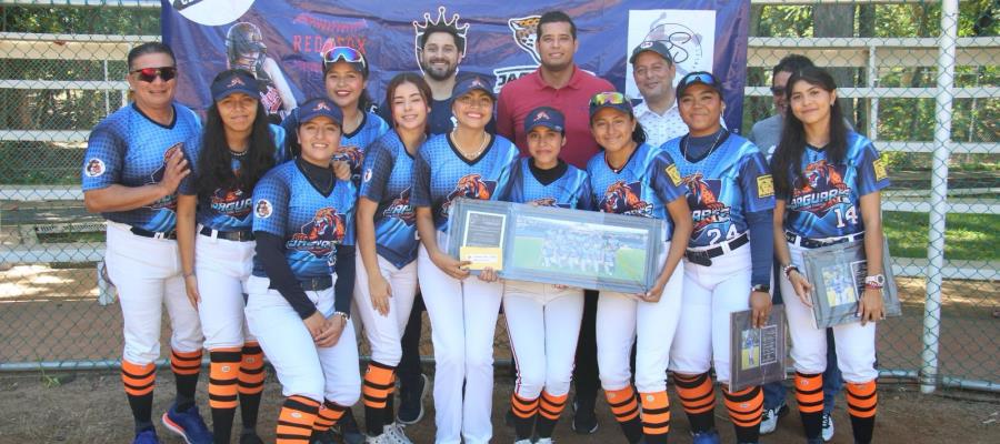 Inauguran 6to Torneo Municipal de Softbol Femenil