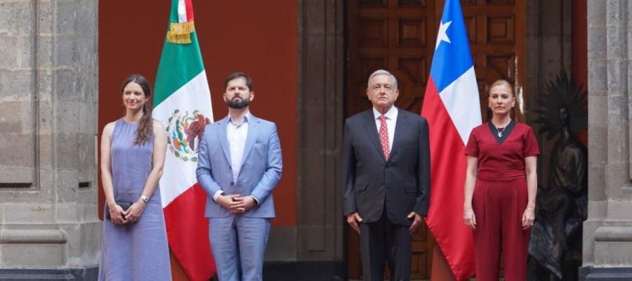 En llamada entre AMLO y Boric, México ofrece ayuda a Chile por incendios