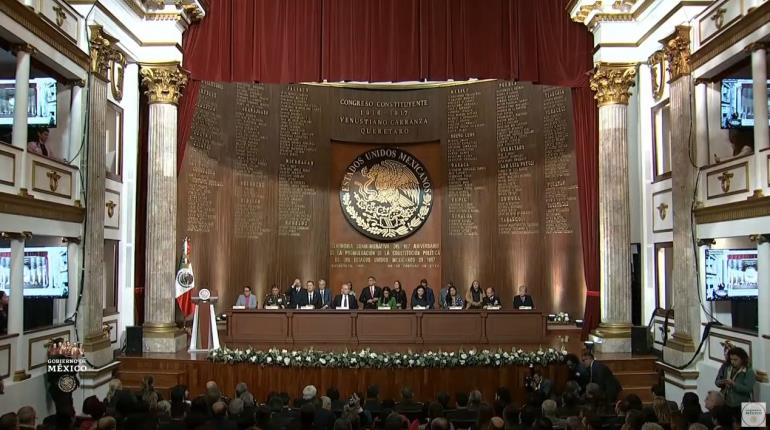 Conmemoran aniversario de la Constitución con ausencia de Obrador