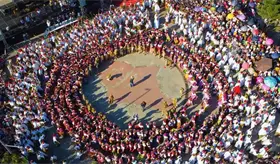 Vive Telereportaje ritual de la Danza del Poch&oacute;