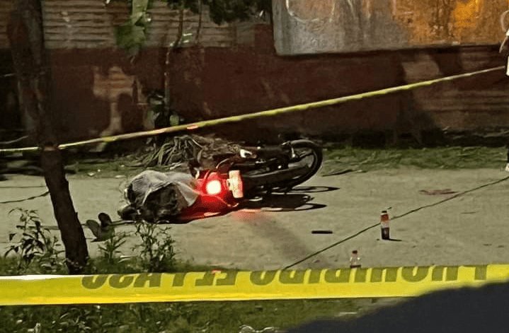 Ejecutan de cinco disparos a motociclista en Gaviotas Sur