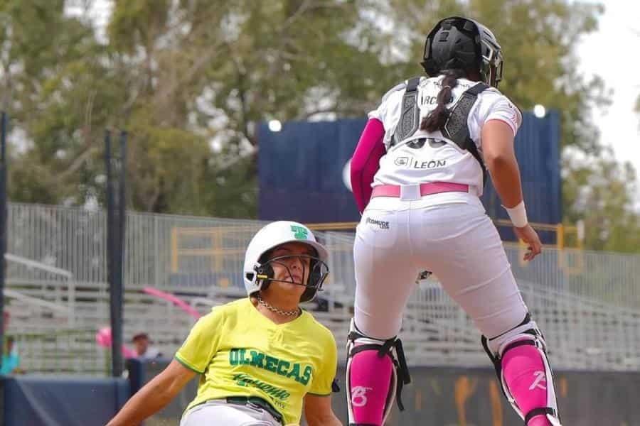 Las Olmecas apalean a Bravas de León; ganan 12-2