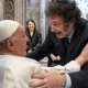 Abraza Milei al Papa tras criticarlo durante su campaña presidencial