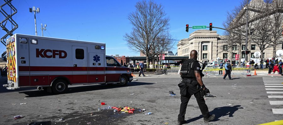 Un muerto y heridos, deja tiroteo tras desfile de Kansas City por Super Bowl