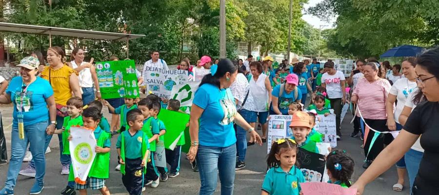 Niños de preescolar sensibilizan sobre cuidado del medio ambiente en Atasta