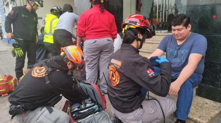 Cae elevador de una funeraria en Monterrey; hay 3 trabajadores heridos