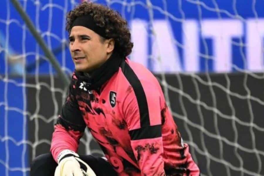 "Memo" Ochoa comete error garrafal en caída del Salernitana