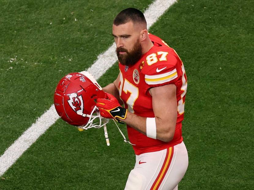 Travis Kelce se suma a su novia y dona 100 mil dólares a familiares de fallecida en tiroteo de Kansas