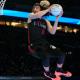 Jaime Jáquez Jr participa con bandera de México en concurso de clavadas del NBA All-Star