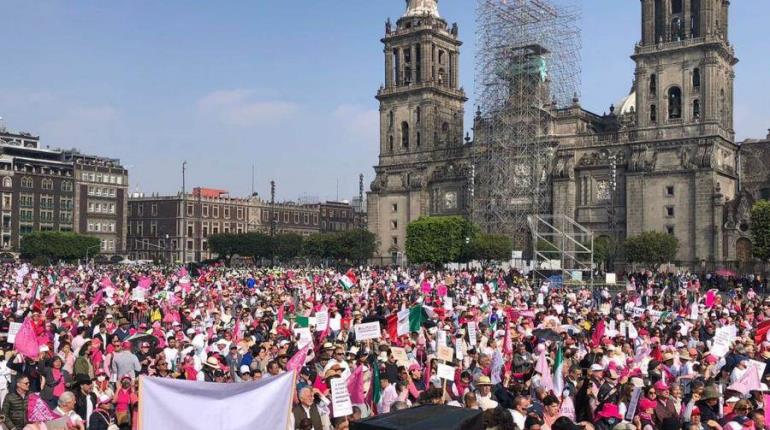 Fue movilización del conservadurismo: Obrador contra marcha en Zócalo