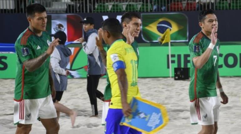 México se despide del Mundial de futbol de playa con derrota ante Brasil