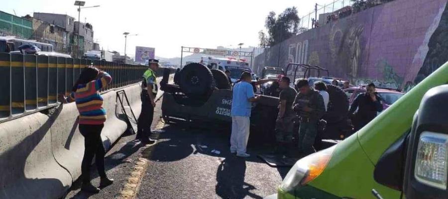 Un muerto y 5 heridos, saldo de volcadura de auto de Sedena en la México-Pachuca