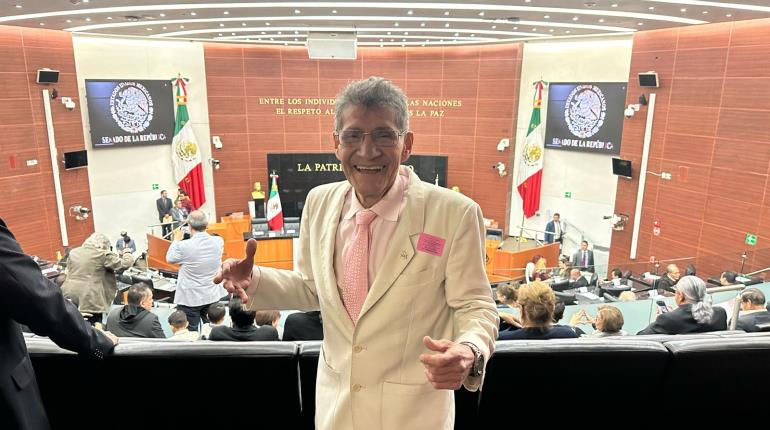 Tabasqueño Jesse Conde es reconocido en el Senado