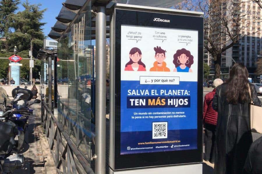 "Salva el planeta: ten más hijos", lanzan campaña en España