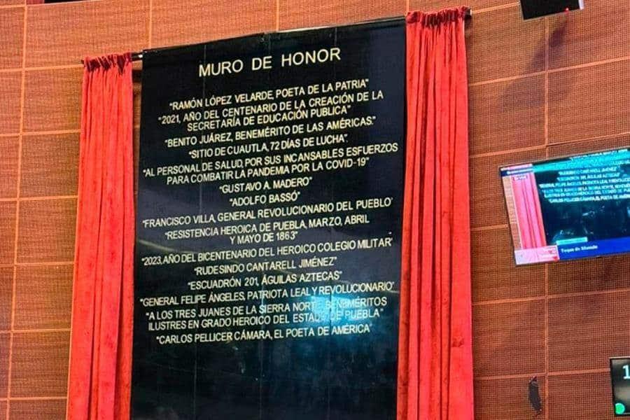 Colocan la leyenda "Carlos Pellicer Cámara, el poeta de América" en el Muro de Honor del Senado