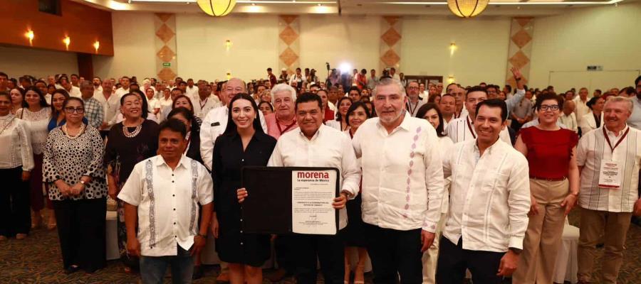 Recibe May constancia de Morena como candidato al gobierno