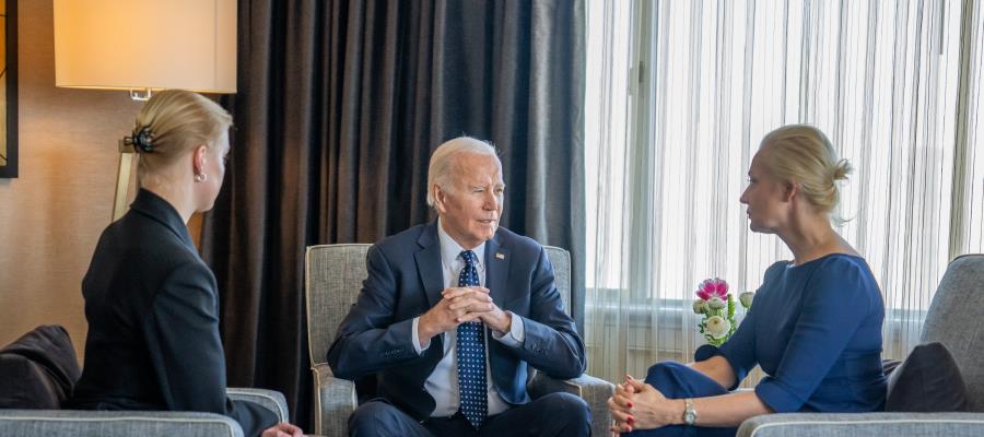 Biden se reúne con viuda de Alexéi Navalny en San Francisco