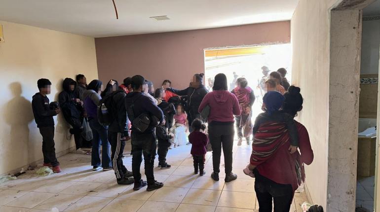 Rescatan a 101 migrantes que se encontraban en casa abandonada en Sonora