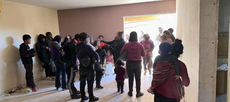 Rescatan a 101 migrantes que se encontraban en casa abandonada en Sonora