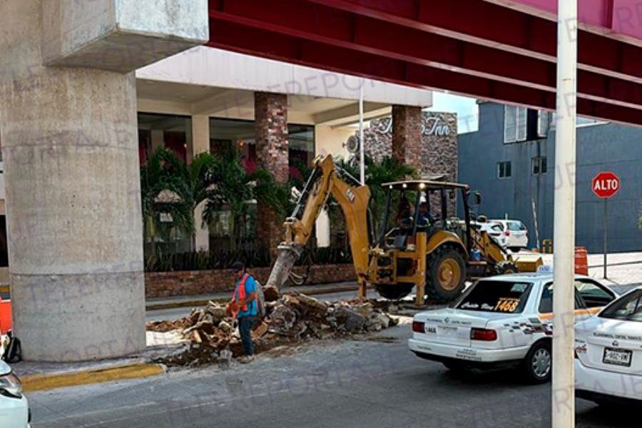 ¡Una más! Realizan nueva adecuación a distribuidor vial de Universidad