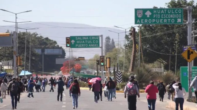 Convoca CNTE a bloqueo carretero en Oaxaca para exigir diálogo con AMLO