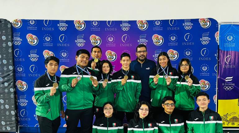 Tabasqueños ganan 8 medallas en Campeonato Centroamericano de Karate en El Salvador