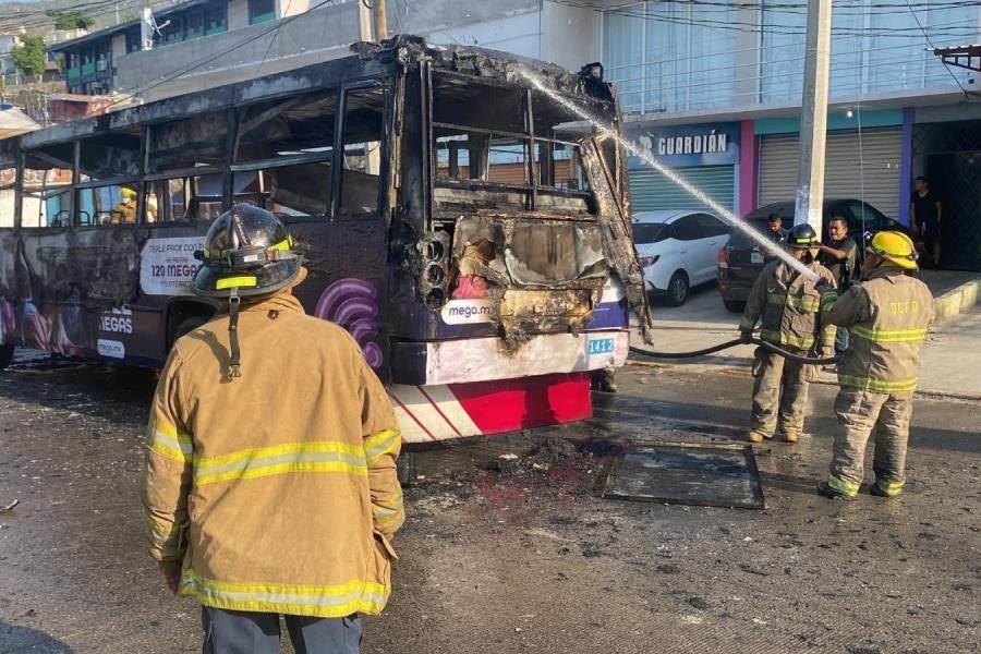 ¡Otra vez! Atacan transporte público en Acapulco, Guerrero