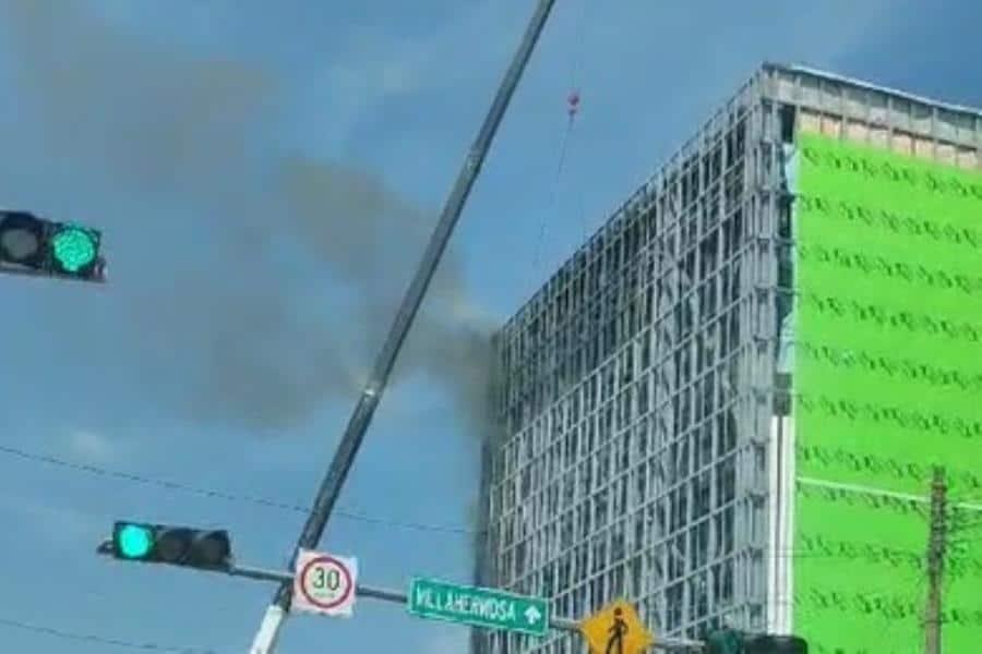 Se registra conato de incendio en edificio en construcción en Cárdenas