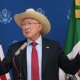 "Le hubiera advertido que tuviera cuidado por su cartera" dice AMLO ante reunión de Ken Salazar con SCJN