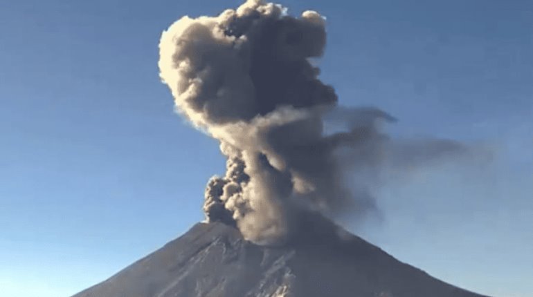 Cancelan vuelos en el AICM por actividad del Popocatépetl