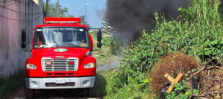 Alarma a ciudadanos incendio de pastizal en la colonia Espejo 1; PC acudió a sofocar las llamas