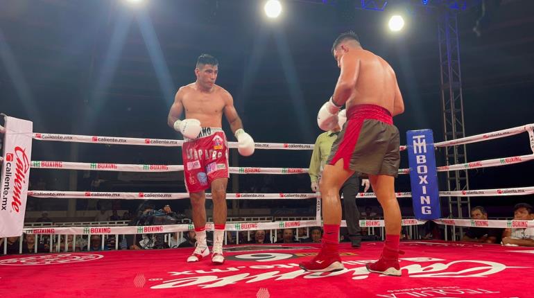 ´Chano´ Chaparro vence por decisión unánime a ´Chaneke´ Chan en función boxística en el Lienzo Charro