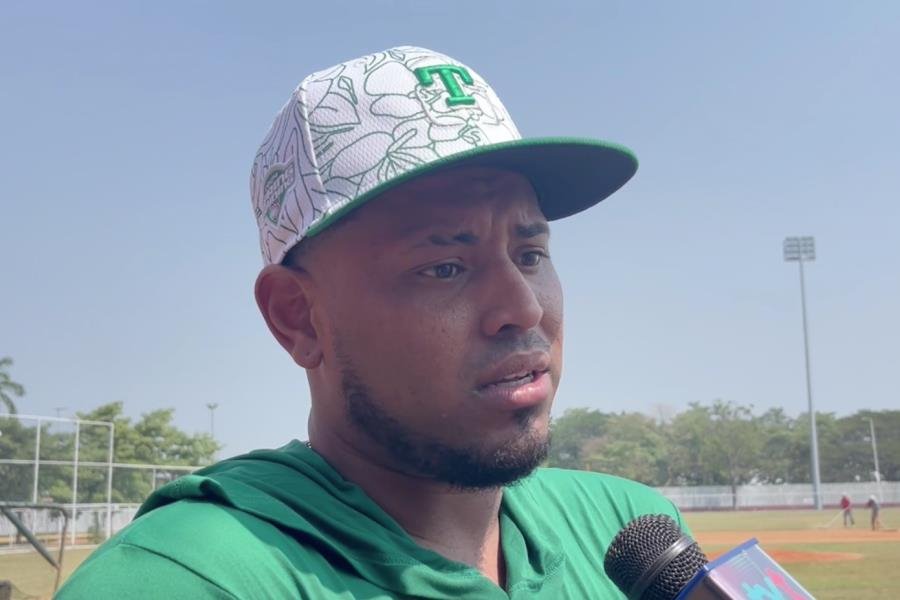 Wirbin Obispo y Meibrys Viloria, reportan al campo de entrenamientos de Olmecas de Tabasco