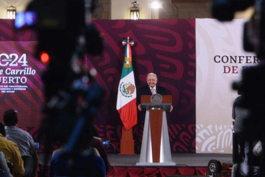 Inicia AMLO "cápsulas de historia" en su Mañanera hablando de Miguel Hidalgo