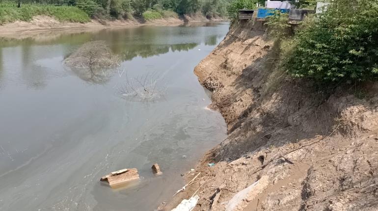 Surgen tumbas del panteón El Cedral que cayeron al río tras deslave