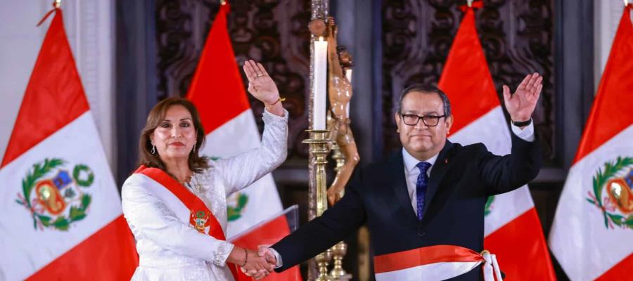 Renuncia primer ministro de Perú tras acusaciones de tráfico de influencias