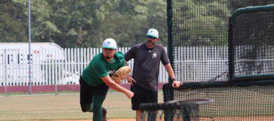 Henry Omaña, Alan Valdez y Francisco López, realizaron live BP en Mini Camp de Olmecas