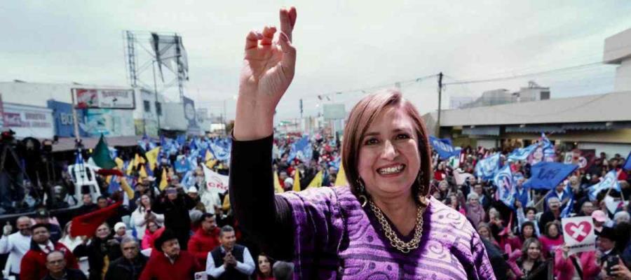 Xóchitl tilda a AMLO de "machito" y criticó a mujeres de su gabinete que asumieron el papel de "floreros"