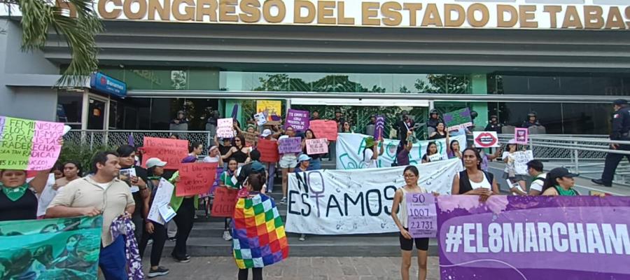 Con marcha 8M colectivos feministas y LGBT exigen atender agenda pendiente en Tabasco