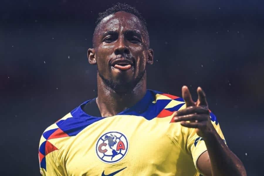 Concacaf investiga actos de racismo contra Julián Quiñones, jugador del América