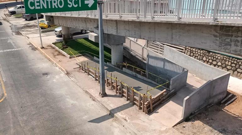 Hacen otra adecuación a puente peatonal de la Magisterial