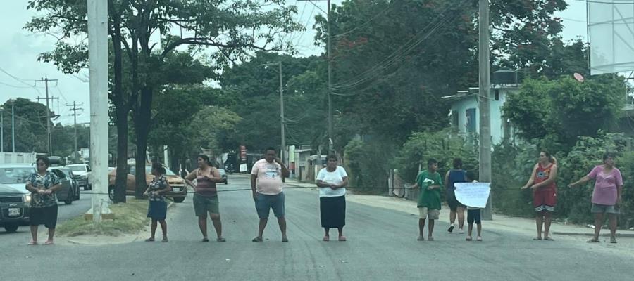 Habitantes de Casa Blanca cierran Periférico por falta de energía